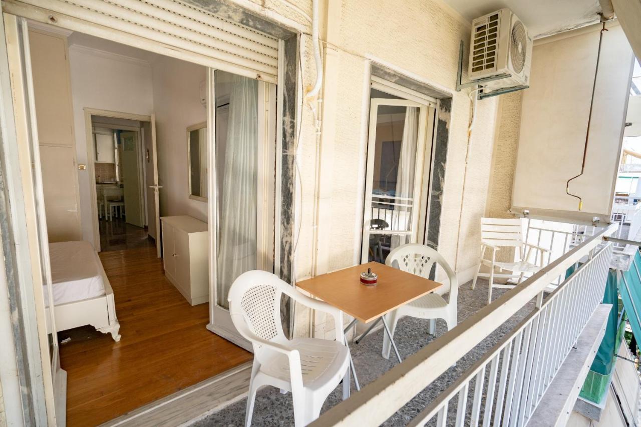 Larissa Station Metro St. 2 Bedrooms 3 Pers. Flat Athens Exterior photo